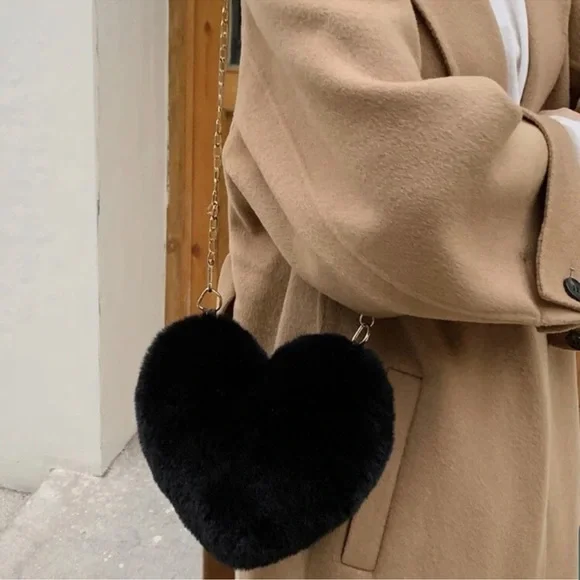 Faux Fur Crossbody Heart Bag - Picture 3 of 5
